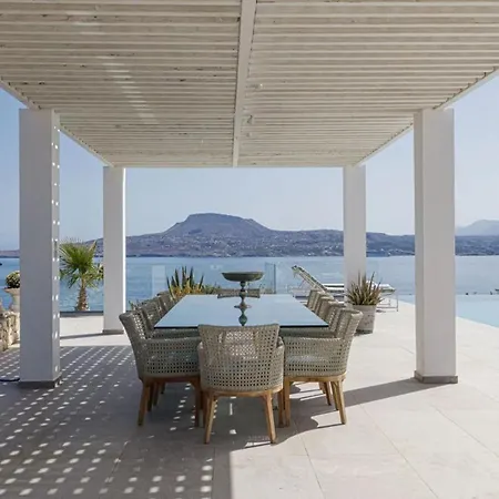 Seafront Luxury Escape With Infinity Pool 빌라 *