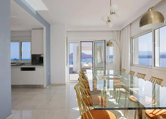 Villa Seafront Luxury Escape With Infinity Pool Akrotírion