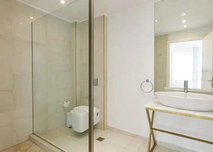 Seafront Luxury Escape With Infinity Pool Akrotírion