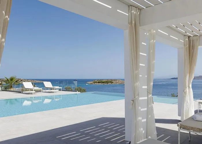 Seafront Luxury Escape With Infinity Pool Villa *