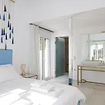 Seafront Luxury Escape With Infinity Pool