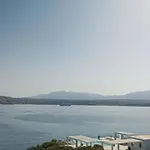 Seafront Luxury Escape With Infinity Pool 别墅