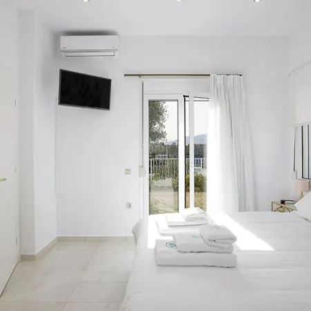 Seafront Luxury Escape With Infinity Pool Marathi (Crete)