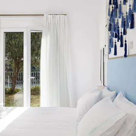 Seafront Luxury Escape With Infinity Pool ヴィラ *