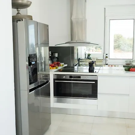 Seafront Luxury Escape With Infinity Pool Villa *