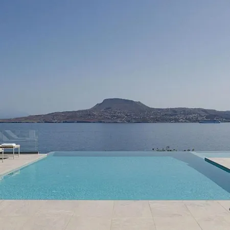 Villa Seafront Luxury Escape With Infinity Pool