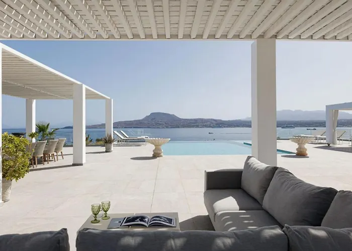 Seafront Luxury Escape With Infinity Pool Akrotírion