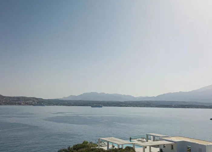 Seafront Luxury Escape With Infinity Pool 别墅