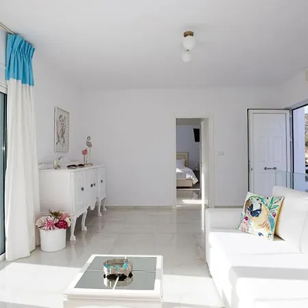 וילה Seafront Luxury Escape With Infinity Pool *